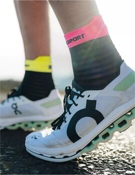Løbestrømper Compressport Pro Racing Socks V4.0 Ultralight Run High Black/Safety Yellow/Neon Pink T1 Løbestrømper - 4