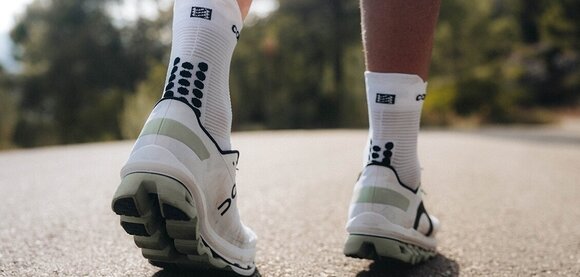 Κάλτσες Τρεξίματος Compressport Pro Racing Socks V4.0 Run High White/Black/Core Red T2 Κάλτσες Τρεξίματος - 6