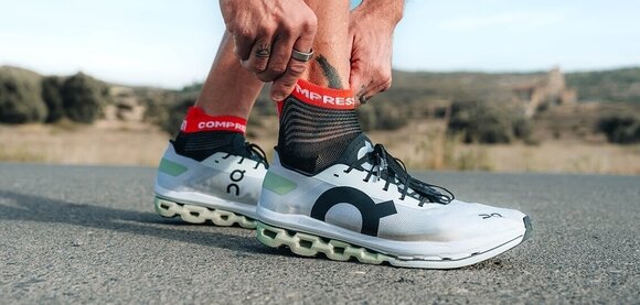 Bežecké ponožky
 Compressport Pro Racing Socks V4.0 Run Low Black/Core Red/White T2 Bežecké ponožky - 5