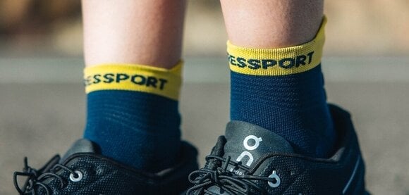 Futózoknik
 Compressport Pro Racing Socks V4.0 Run Low Dress Blues/Green Sheen T1 Futózoknik - 5
