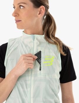 Μπουφάν για Τρέξιμο Compressport Hurricane Windproof Vest W Sugar Swizzle/Ice Flow/Safety Yellow XS Μπουφάν για Τρέξιμο - 12