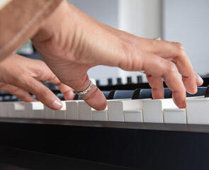 Digital Stage Piano Roland RD-08 Digital Stage Piano - 6