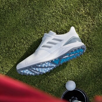 Golfskor för herrar Adidas Solarmotion BOA 24 Spikeless Mens Golf Shoes White/Silver Metallic/Blue Burst 42 - 6