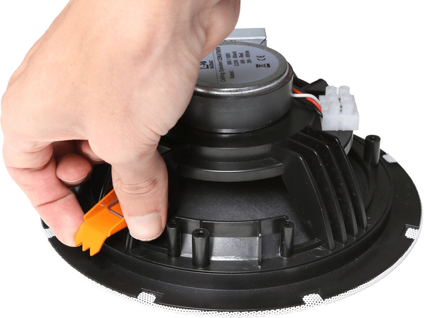 Maximální akustický tlak - SPL (dB)