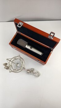 Microfon cu condensator pentru studio Warm Audio WA-87 R2 Microfon cu condensator pentru studio (Folosit) - 2