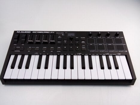 MIDI keyboard M-Audio Oxygen Pro Mini (Zánovní) - 2