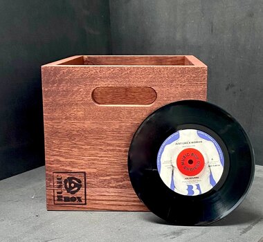 Cutie pentru înregistrări LP Music Box Designs 7 inch Vinyl Storage Box- ‘Singles Going Steady' Whole Lotta Rosewood Cutia Cutie pentru înregistrări LP - 2