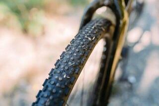 Plášť na trekingový bicykel Schwalbe G-One Ultrabite Black - 4
