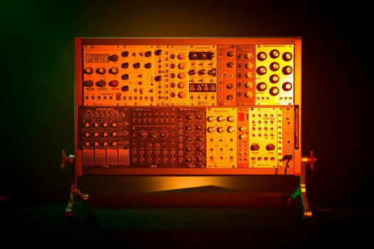 Synthesizer stand
 Arturia RackBrute 6U - 7