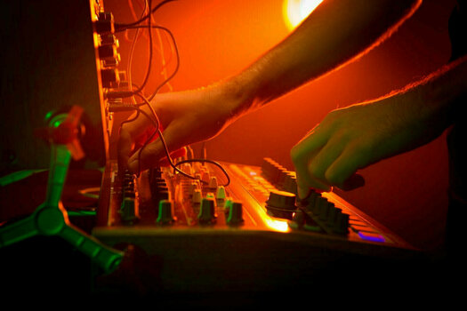Synthesizer stand
 Arturia RackBrute 6U - 9
