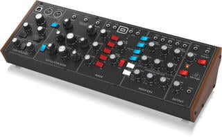 Sintetizador Behringer Model D Sintetizador - 3
