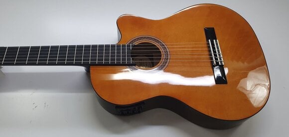 Classical Guitar with Preamp Valencia VC104TCE 4/4 Natural (Pre-owned) - 2