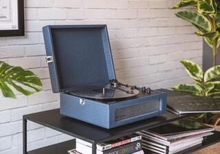 Portable turntable
 Crosley Voyager Navy Portable turntable - 6