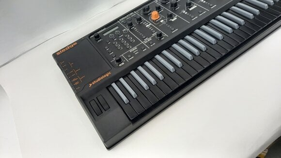 Synthétiseur Studiologic Sledge 2 Black-Edition Synthétiseur Black (Déjà utilisé) - 4