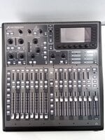 Behringer X32 PRODUCER Digitális keverő