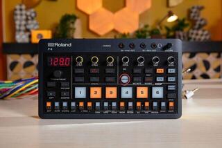 Sampler Roland Aira Compact P-6 Sampler - 5