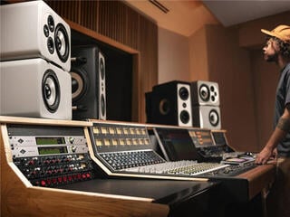 Interfaz de audio Thunderbolt Universal Audio Apollo x16 Gen 2 Ultimate Interfaz de audio Thunderbolt - 6