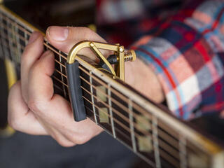 Acoustic Guitar Capo Shubb C1 Original Brass Acoustic Guitar Capo - 1