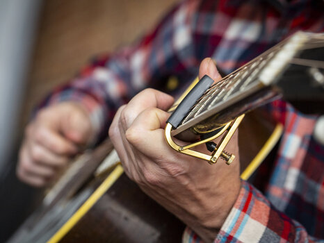 Kapodaster za klasičnu gitaru Shubb C2 Original Brass Kapodaster za klasičnu gitaru - 2