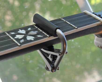 Capo Shubb C5 Brushed Nickel Capo - 2