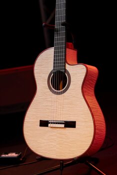 Classical Guitar with Preamp Cordoba Fusion 12 4/4 White Sands Classical Guitar with Preamp - 8