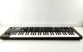 Synthesizer Novation Summit Synthesizer (Beschädigt) - 1