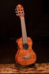 Guitalele Ortega RGLE18FMH Natural Guitalele - 3
