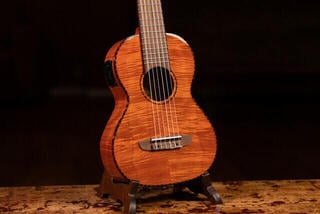 Guitalele Ortega RGLE18FMH Natural Guitalele - 4