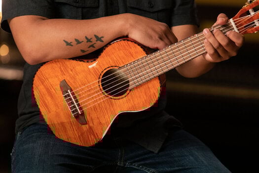 Guitalele Ortega RGLE18FMH Natural Guitalele - 12