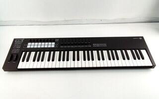 Master Keyboard Novation Launchkey 61 MK3 Master Keyboard Black (Pre-owned) - 1
