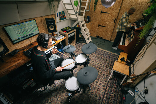 Batterie électronique Alesis Strata Club Black Batterie électronique - 16