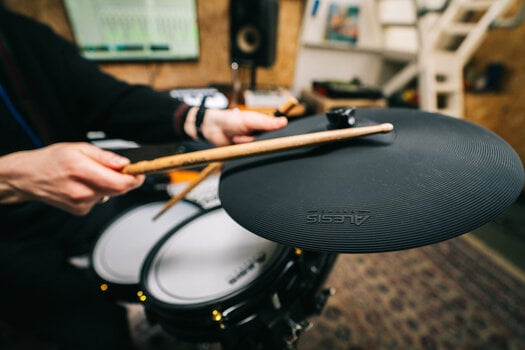 Batterie électronique Alesis Strata Club Black Batterie électronique - 18