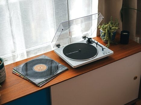 Gramofon Audio-Technica AT-LP70xBT White Silver Gramofon - 11