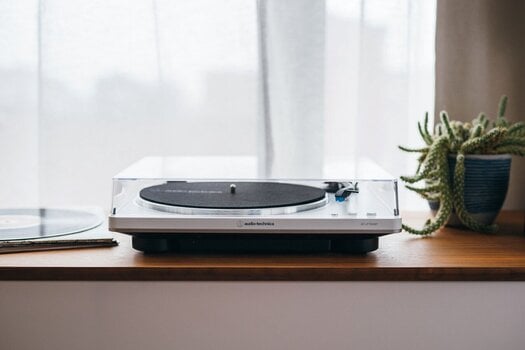 Gramofon Audio-Technica AT-LP70xBT White Silver Gramofon - 15