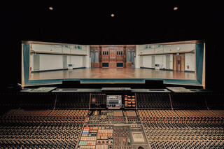 Plug-in de efeitos Spitfire Audio AIR Studios Reverb Essentials (Produto digital) - 2