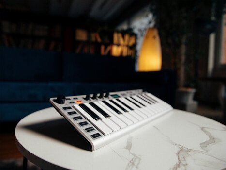 Synthesizer ESI Xsynth Synthesizer - 8