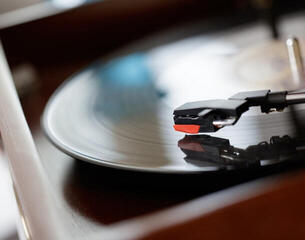 Ретро грамофон Victrola VTA 200B MAH Brown Ретро грамофон - 4