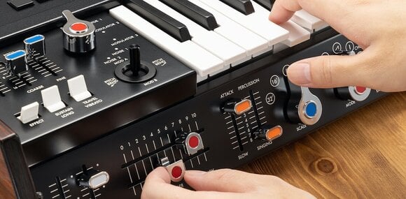 Syntetizátor Korg miniKORG-700Sm Syntetizátor Black - 7