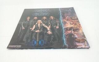Disco de vinil Hammerfall - Avenge The Fallen (Gatefold Sleeve) (Gold Coloured) (LP) (Apenas desembalado) - 4
