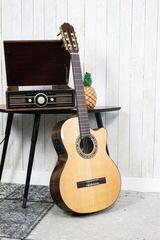 Classical Guitar with Preamp Kremona Verea Lux 4/4 Natural Classical Guitar with Preamp - 6