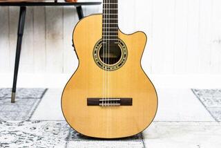 Classical Guitar with Preamp Kremona Verea Lux 4/4 Natural Classical Guitar with Preamp - 7