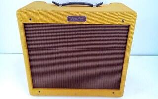 Gitarrkombinationer med förstärkningsrör Fender Blues Junior LTD C12-N Gitarrkombinationer med förstärkningsrör (Begagnad) - 1