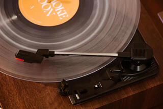 Portable грамофон Crosley Miles Walnut Portable грамофон - 6