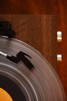 Portable грамофон Crosley Miles Walnut Portable грамофон - 14