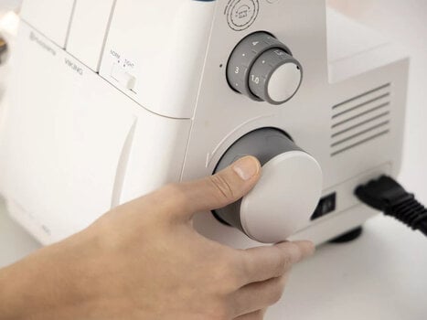 Overlock / Coverlock
 Husqvarna Amber Air S400 Overlock - 3