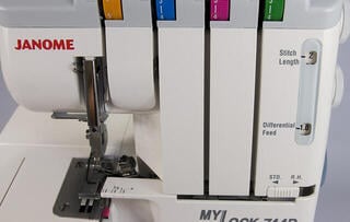 Overlock Janome 744D - 1