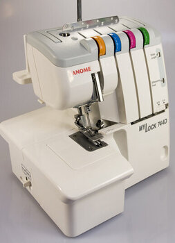 Overlock / Coverlock
 Janome 744D Overlock - 3