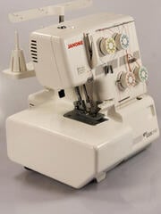 Overlock Janome 990D - 1