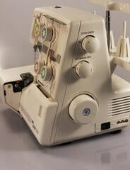 Overlock Janome 990D - 3