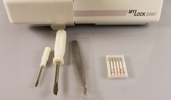 Overlock / Coverlock
 Janome 990D Overlock - 9